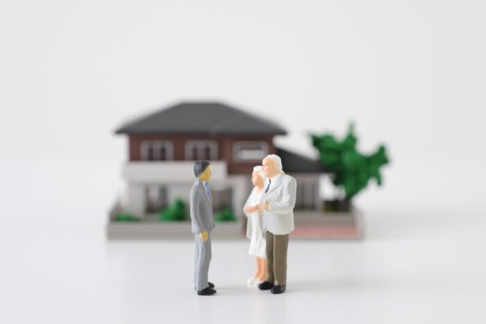 老後に家を売って賃貸に住む場合のリースバックという選択イメージ画像|熊本県の不動産会社『イエステーション』